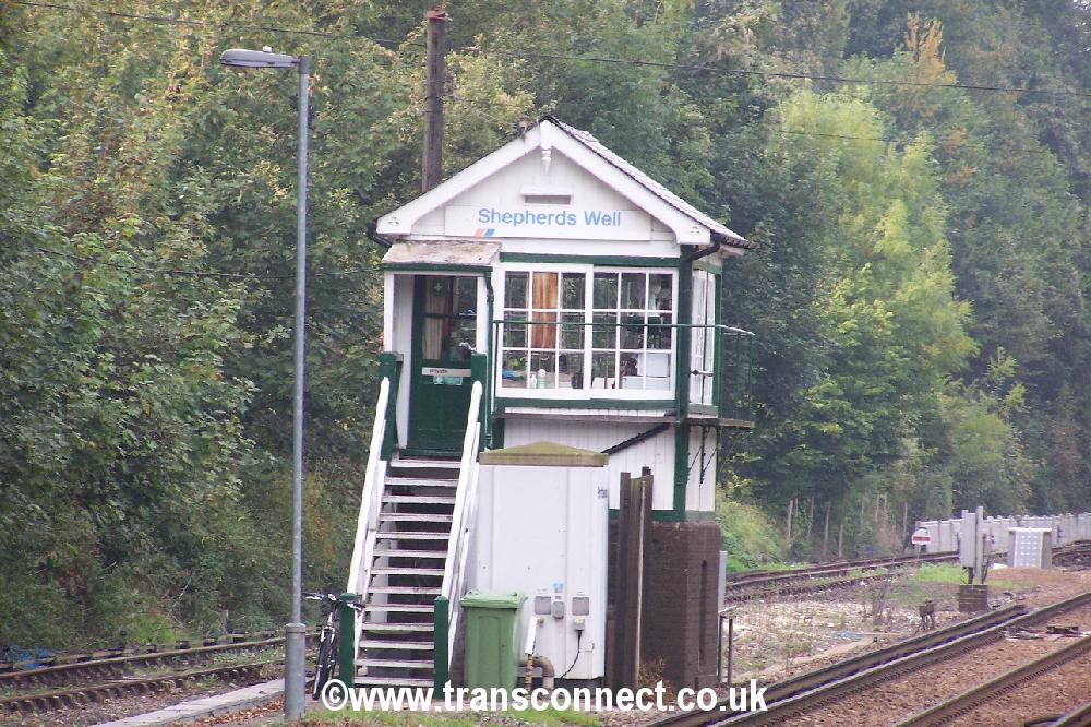 Signal Box Sheperdswell 071005.JPG